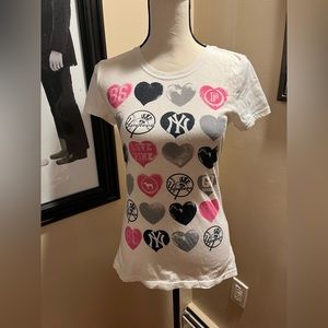VS PINK MLB Collection New York Yankees T-Shirt
